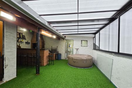 Casa à venda com 460m², 3 quartos e 4 vagasÁrea  - Churrasqueira