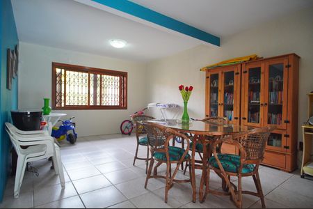 Sala de casa à venda com 4 quartos, 251m² em Morro do Espelho, São Leopoldo