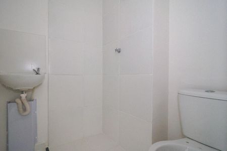 Banheiro Social de apartamento para alugar com 1 quarto, 18m² em Vila Plana, São Paulo
