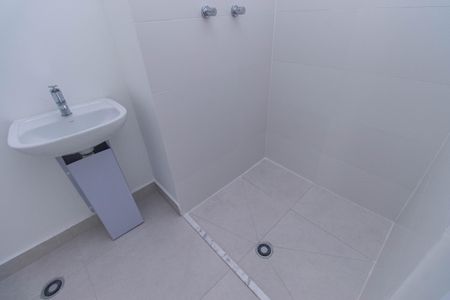Studio para alugar com 24m², 0 quarto e sem vaga Studio para alugar com 24m², 0 quarto e sem vagaBanheiro