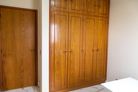 Apartamento à venda com 160m², 3 quartos e 2 vagasSuíte 2