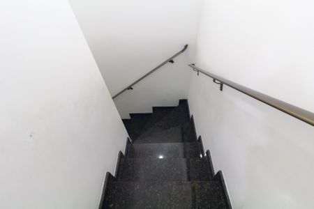 Escada de casa de condomínio para alugar com 2 quartos, 52m² em Vila Progresso (zona Leste), São Paulo