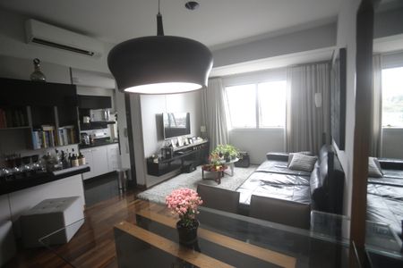 Sala de apartamento para alugar com 1 quarto, 48m² em Belvedere, Belo Horizonte