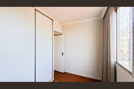 Quarto de apartamento à venda com 2 quartos, 64m² em Sagrada Família, Belo Horizonte