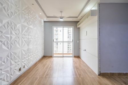 Sala de apartamento para alugar com 3 quartos, 68m² em Jardim Tupanci, Barueri