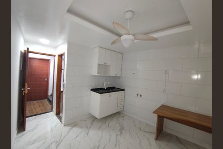 Sala/Cozinha de kitnet/studio para alugar com 1 quarto, 40m² em Anil, Rio de Janeiro