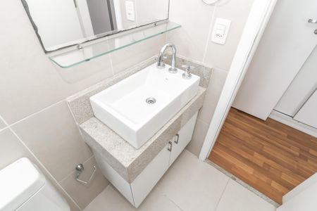 Apartamento à venda com 64m², 2 quartos e 2 vagas Apartamento à venda com 64m², 2 quartos e 2 vagasBanheiro da Suíte