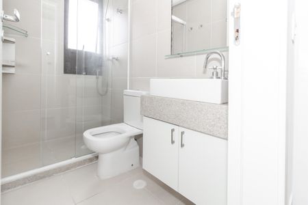 Apartamento à venda com 64m², 2 quartos e 2 vagas Apartamento à venda com 64m², 2 quartos e 2 vagasBanheiro da Suíte