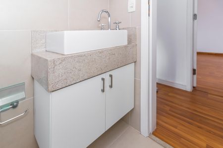 Apartamento à venda com 64m², 2 quartos e 2 vagas Apartamento à venda com 64m², 2 quartos e 2 vagasBanheiro