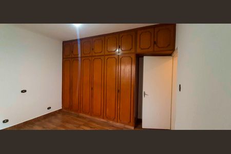 Casa à venda com 240m², 2 quartos e 2 vagas