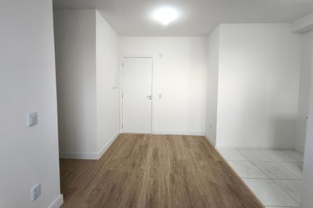 Sala de apartamento para alugar com 2 quartos, 43m² em Jardim Ipaussurama, Campinas