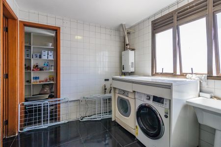 Apartamento para alugar com 250m², 4 quartos e 4 vagas Apartamento para alugar com 250m², 4 quartos e 4 vagasÁrea de Serviço