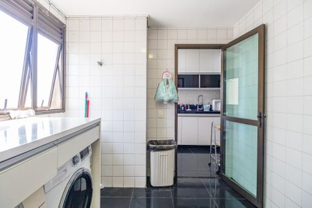 Apartamento para alugar com 250m², 4 quartos e 4 vagas Apartamento para alugar com 250m², 4 quartos e 4 vagasÁrea de Serviço