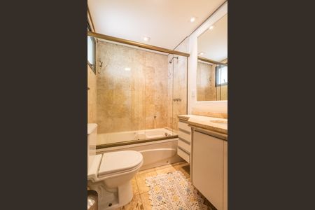 Apartamento para alugar com 250m², 4 quartos e 4 vagas Apartamento para alugar com 250m², 4 quartos e 4 vagasBanheiro da Suíte 2