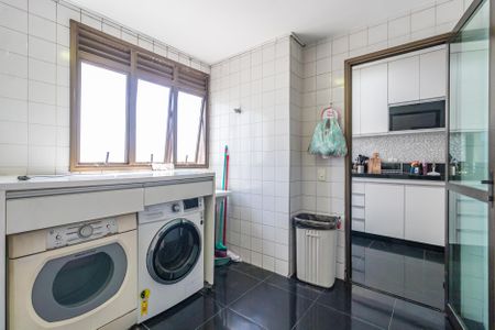 Apartamento para alugar com 250m², 4 quartos e 4 vagas Apartamento para alugar com 250m², 4 quartos e 4 vagasÁrea de Serviço