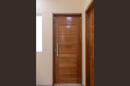 Apartamento para alugar com 65m², 3 quartos e sem vaga Apartamento para alugar com 65m², 3 quartos e sem vagaEntrada