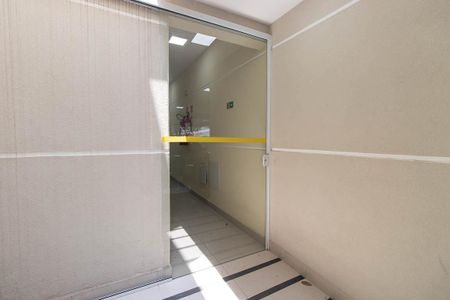 Apartamento para alugar com 65m², 3 quartos e sem vaga Apartamento para alugar com 65m², 3 quartos e sem vagaEntrada