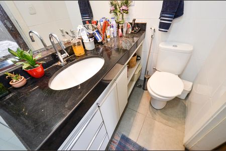 Apartamento à venda com 160m², 3 quartos e 3 vagas Apartamento à venda com 160m², 3 quartos e 3 vagasBanheiro suite