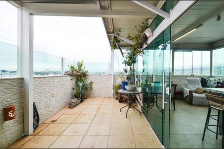 Apartamento à venda com 160m², 3 quartos e 3 vagas Apartamento à venda com 160m², 3 quartos e 3 vagasEspaço Gourmet