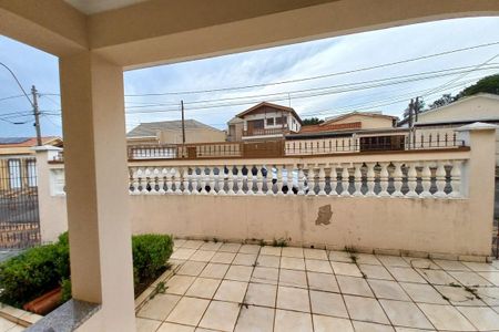 Vista da sala  de casa à venda com 3 quartos, 130m² em Vila Marieta, Campinas