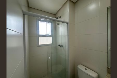 Banheiro de apartamento para alugar com 1 quarto, 50m² em Empresarial 18 do Forte, Barueri