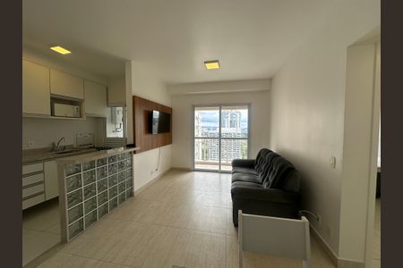 Sala de apartamento para alugar com 1 quarto, 50m² em Empresarial 18 do Forte, Barueri