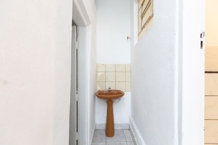 Banheiro  de casa para alugar com 1 quarto, 50m² em Vila Americana, São Paulo