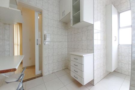 Apartamento para alugar com 70m², 2 quartos e 2 vagasCozinha 