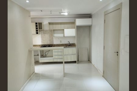 Cozinha de apartamento à venda com 2 quartos, 43m² em Rubem Berta, Porto Alegre