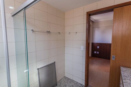 Apartamento para alugar com 175m², 4 quartos e 4 vagasBanheiro da Suíte 1