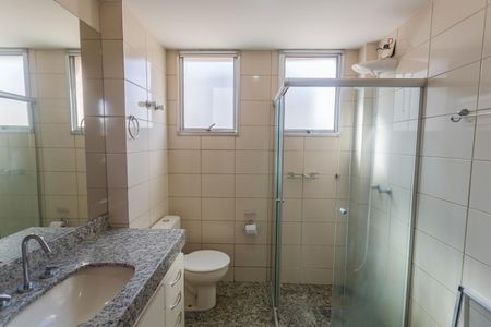Apartamento para alugar com 175m², 4 quartos e 4 vagasBanheiro da Suíte 1