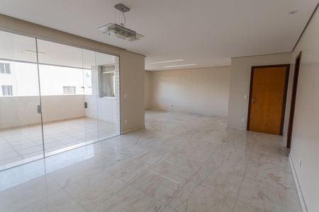 Sala de apartamento para alugar com 4 quartos, 175m² em Santa Tereza, Belo Horizonte
