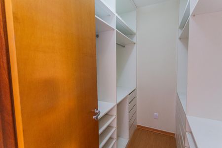Apartamento para alugar com 175m², 4 quartos e 4 vagasCloset da Suíte 1