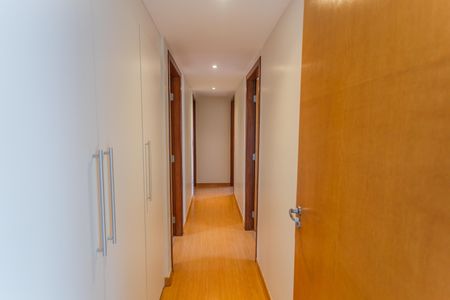 Apartamento para alugar com 175m², 4 quartos e 4 vagasCorredor