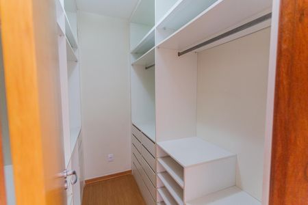 Apartamento para alugar com 175m², 4 quartos e 4 vagasCloset da Suíte 1