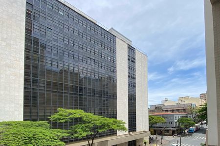 Vista da Sala de apartamento à venda com 2 quartos, 70m² em Centro, Belo Horizonte