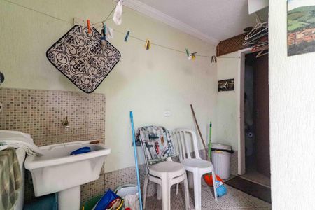 Casa à venda com 150m², 3 quartos e 2 vagas Casa à venda com 150m², 3 quartos e 2 vagasLavanderia