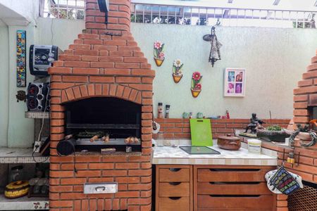 Casa à venda com 150m², 3 quartos e 2 vagas Casa à venda com 150m², 3 quartos e 2 vagasChurrasqueira