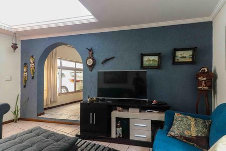 Sala de casa à venda com 3 quartos, 150m² em Jardim Rizzo, São Paulo