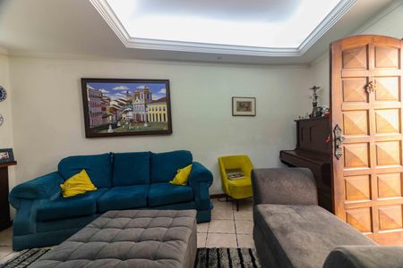 Sala de casa à venda com 3 quartos, 150m² em Jardim Rizzo, São Paulo