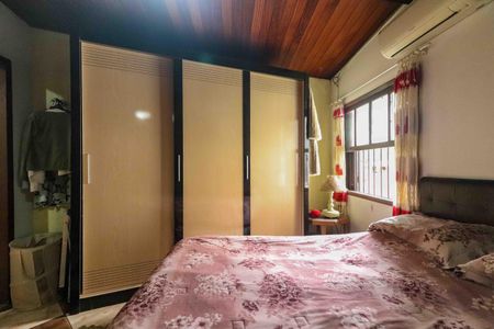 Casa à venda com 150m², 3 quartos e 2 vagas Casa à venda com 150m², 3 quartos e 2 vagasSuíte