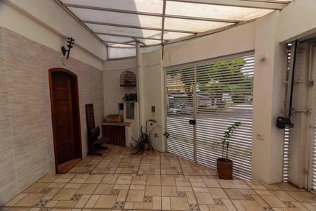 Casa à venda com 150m², 3 quartos e 2 vagas Casa à venda com 150m², 3 quartos e 2 vagasGaragem