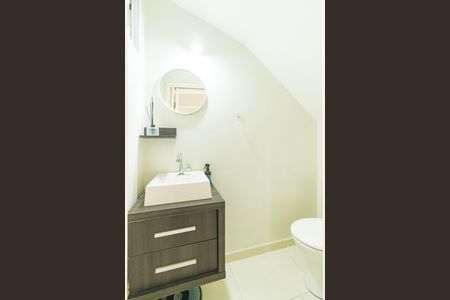 Casa de condomínio à venda com 60m², 2 quartos e 1 vagaLavabo