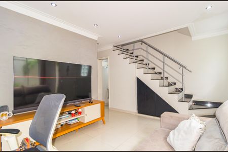 Casa de condomínio à venda com 60m², 2 quartos e 1 vagaSala