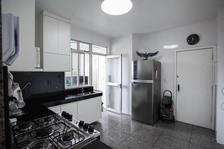 Apartamento à venda com 122m², 3 quartos e 2 vagasCozinha