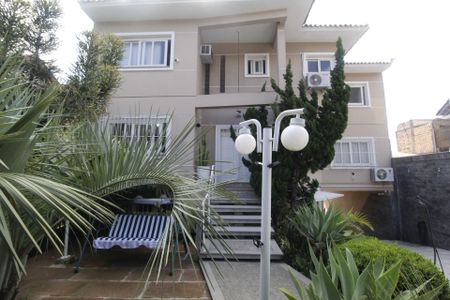 Casa para alugar com 990m², 6 quartos e 8 vagasQuintal