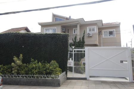 Casa para alugar com 990m², 6 quartos e 8 vagasFachada