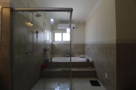 Casa para alugar com 990m², 6 quartos e 8 vagasBanheiro da Suíte 3