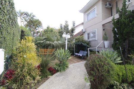 Casa para alugar com 990m², 6 quartos e 8 vagasQuintal