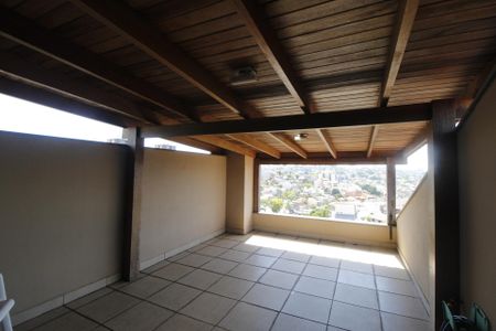 Casa para alugar com 990m², 6 quartos e 8 vagasSacada